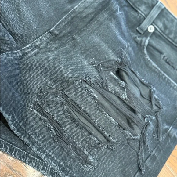 American Eagle Super High Rise Mom Shorts - Picture 2 of 4